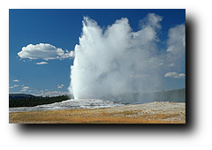 Old Faithful Geyser - Yellowstone NP, USA