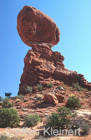 arches np - balanced rock - utah - national park usa 014