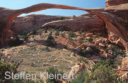 arches np - landscape arch - utah - national park usa 062