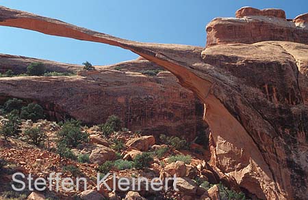 arches np - landscape arch - utah - national park usa 063