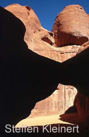 arches np - sand dune arch - utah - national park usa 028