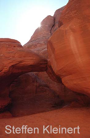 arches np - sand dune arch - utah - national park usa 030