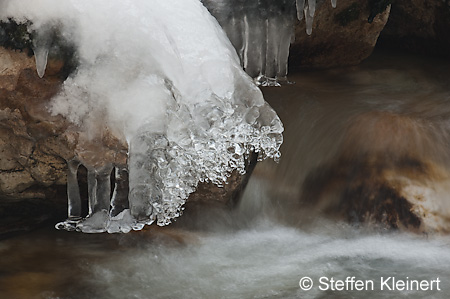 047 Deutschland - Bayern - Im Zauberwald - Wasser-Eis-Impressionen