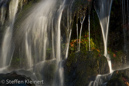 Harz 039 Radauwasserfall, Gegenlicht, Details, Herbst