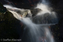 Harz 044 Radauwasserfall, Gegenlicht, Details, Herbst