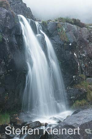 irland - dingle - wasserfall 035