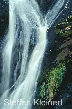 irland - wicklow mountains - wasserfall 012