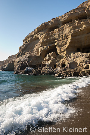 096 Kreta, Matala Sandsteinhoehlen am Strand