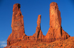 29 Monument Valley, The Three Sisters, Arizona, Utah, USA 09
