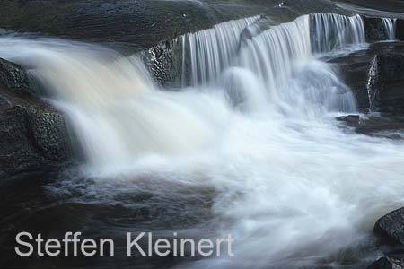 norwegen - lofoten wasserfall 094