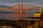 2685 Schottland, Edinburgh, Firth of Forth Bridge, abends