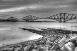 2727 Schottland, Edinburgh, Firth of Forth Bridge, abends