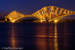 2767 Schottland, Edinburgh, Firth of Forth Bridge, abends