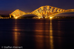 2771 Schottland, Edinburgh, Firth of Forth Bridge, abends