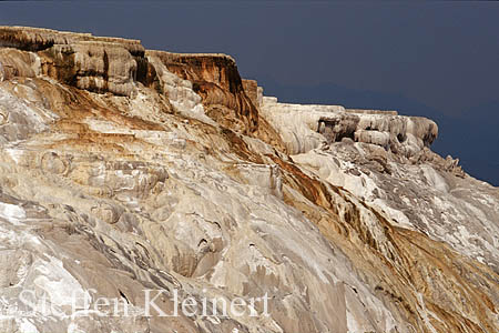 Yellowstone NP - Mammoth Hot Springs - Canary Spring 035