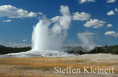 032 Old Faithful Geyser