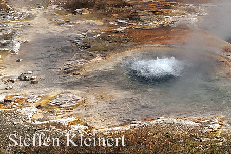 048 West Thumb - Twin Geysers